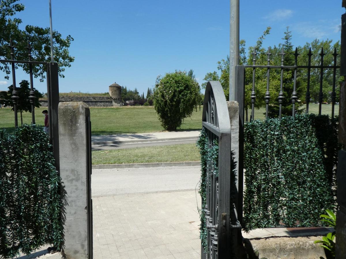 Casa Con Jardin Frente Ciudadela