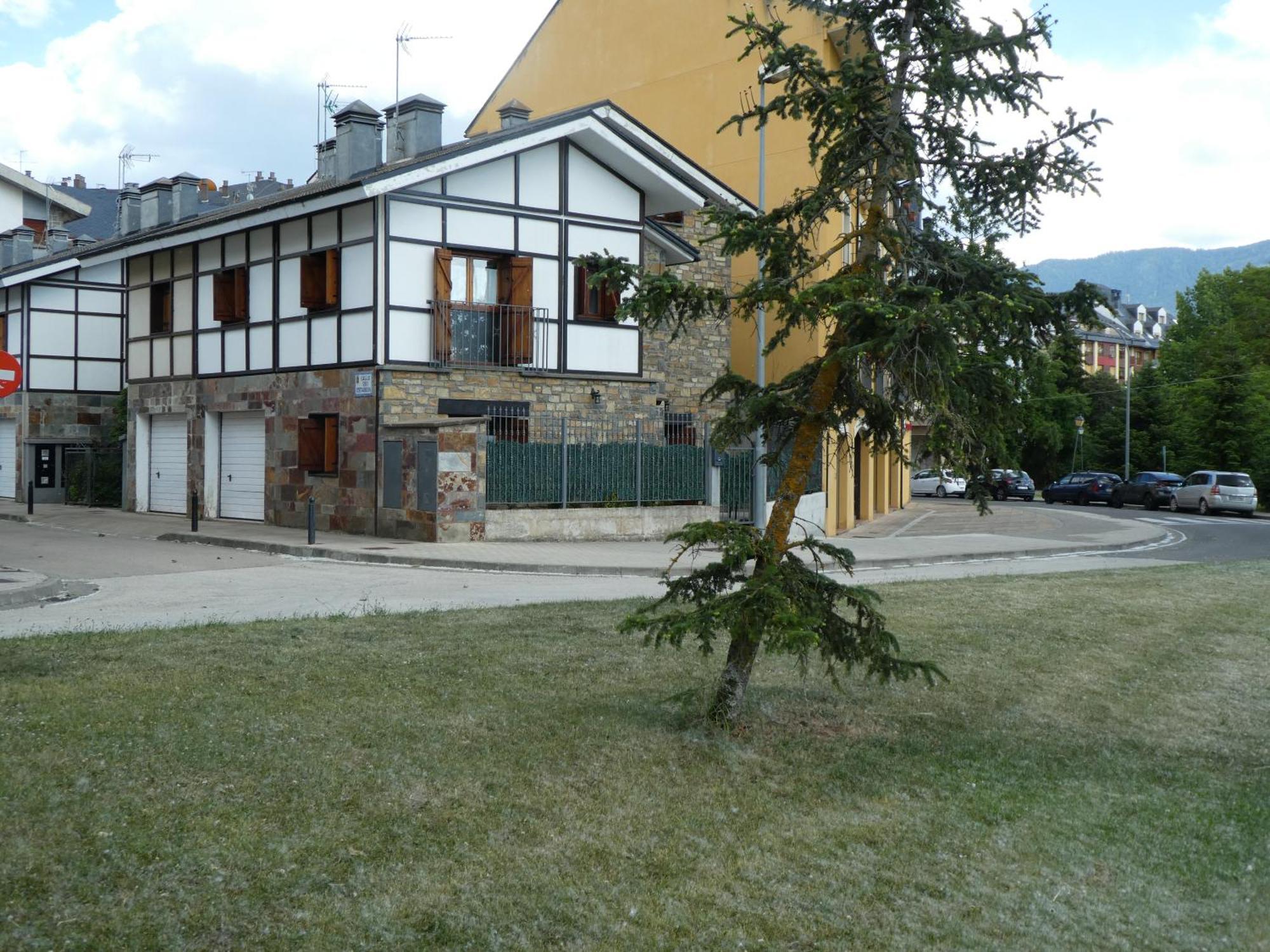 Holiday home Casa Con Jardin Frente Ciudadela *