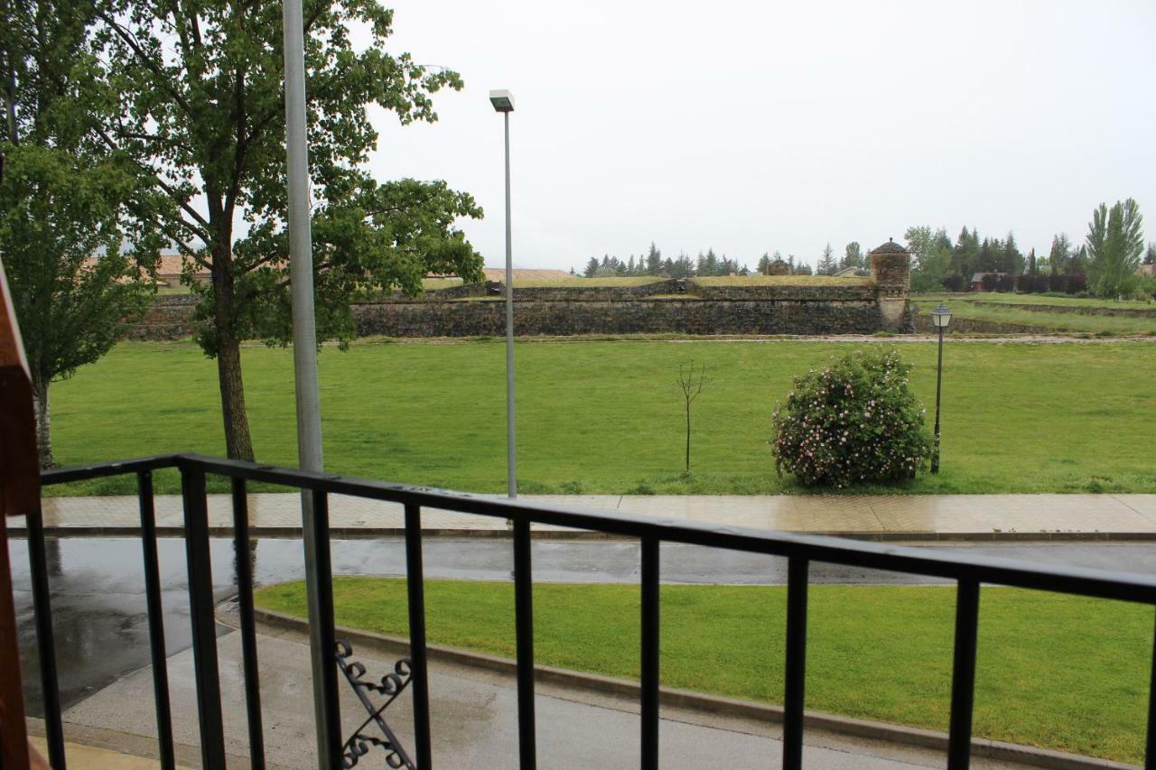 Casa Con Jardin Frente Ciudadela Holiday home Jaca